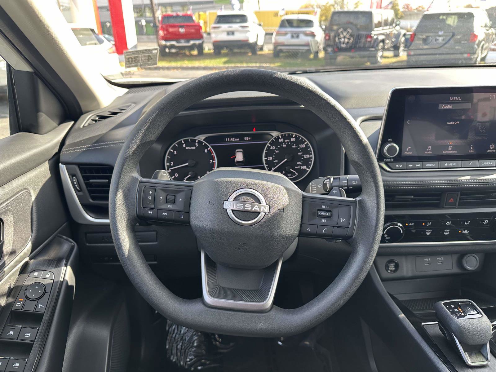 Used 2025 Nissan Rogue S image 11