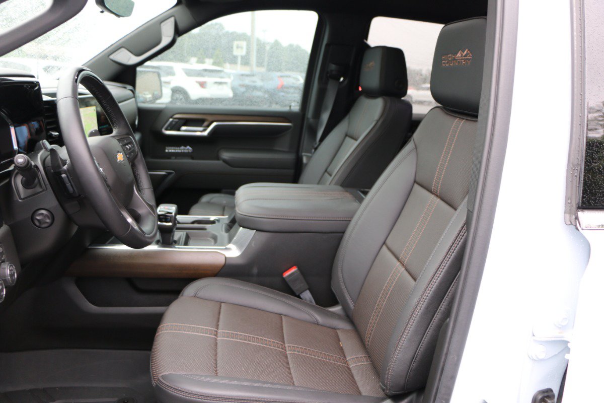 Used 2026 Chevrolet Silverado 1500 High Country AWD/4WD image 31