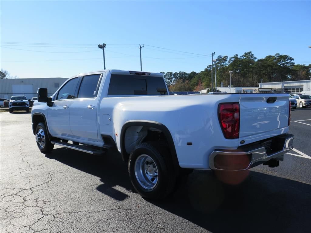 Used 2025 Chevrolet Silverado 3500 LTZ w/ LTZ Plus Package image 5