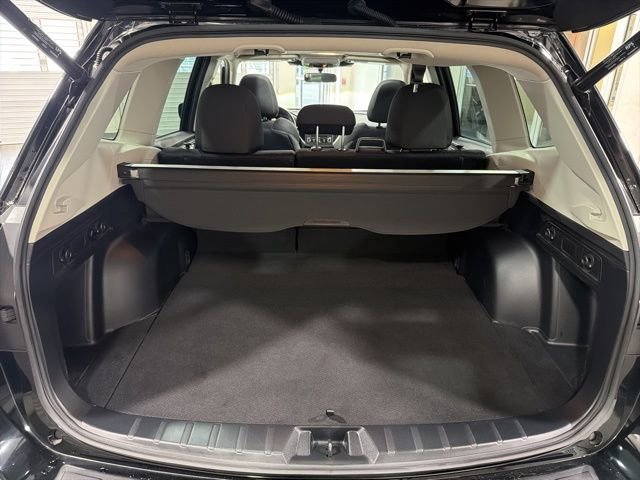 Used 2023 Subaru Forester Premium AWD/4WD image 35