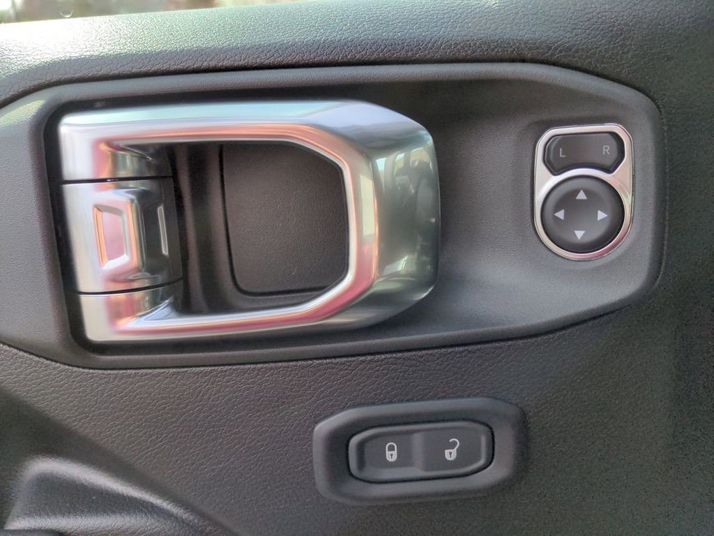 New 2025 Jeep Gladiator Willys image 13