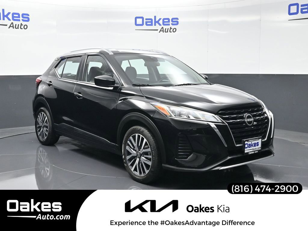 Used 2024 Nissan Kicks SV image 1