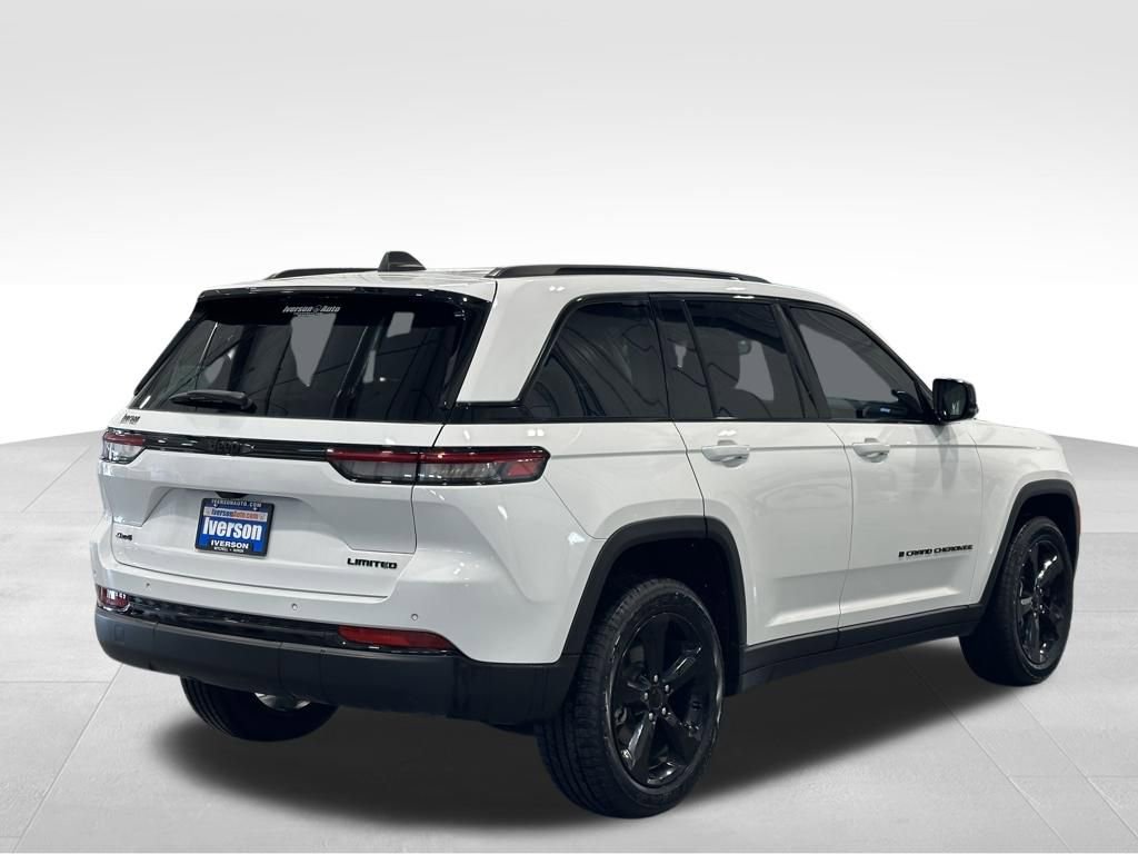 Used 2023 Jeep Grand Cherokee Limited w/ Black Appearance Package AWD/4WD image 7