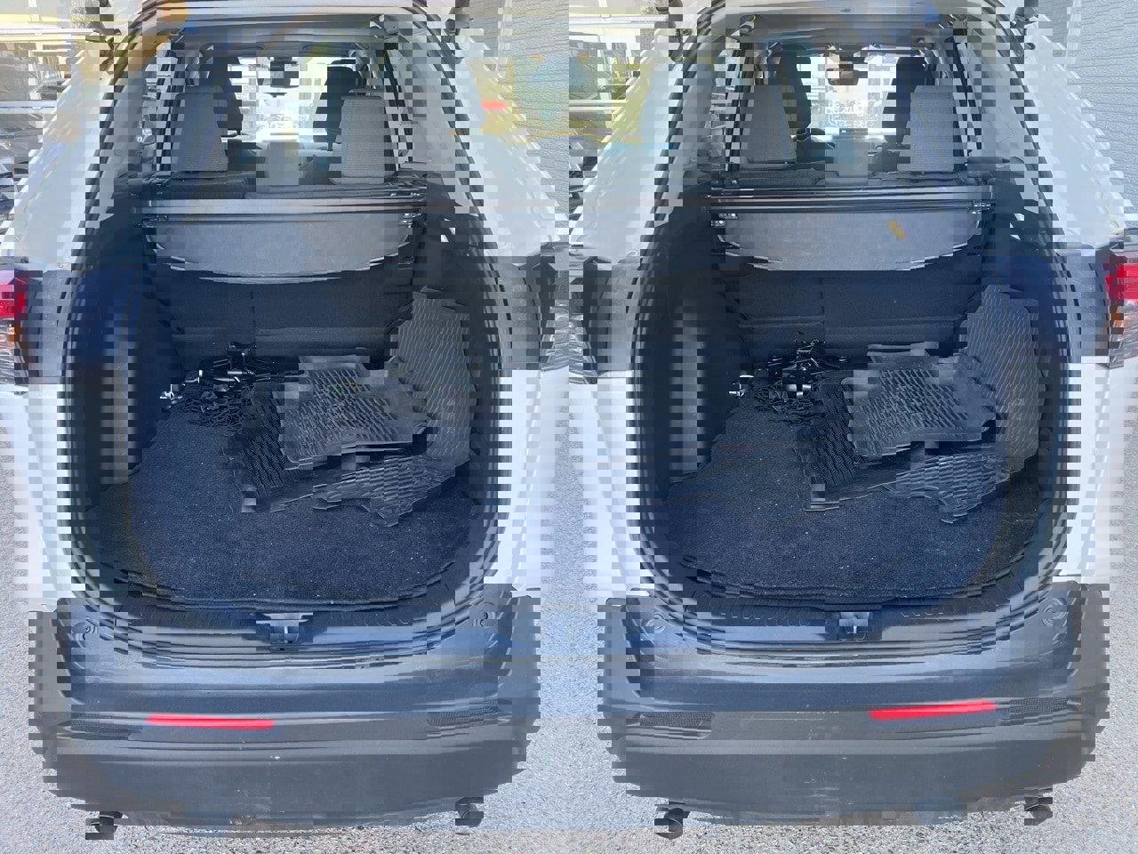 Used 2025 Toyota RAV4 XLE image 12