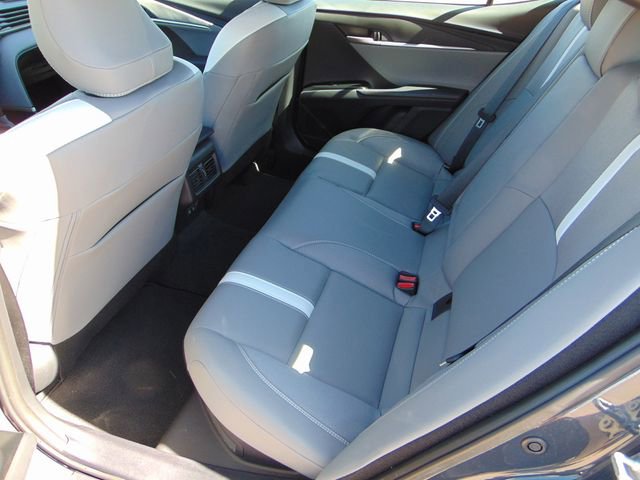Used 2025 Toyota Camry SE image 21