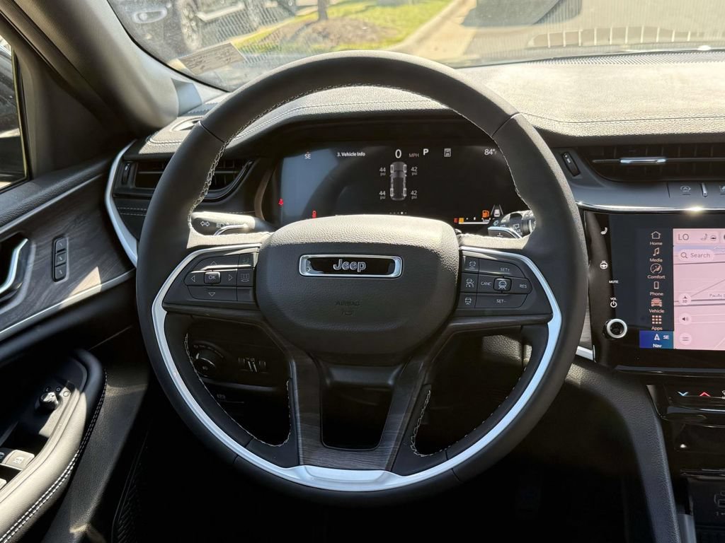 New 2027 Jeep Grand Cherokee Limited AWD/4WD image 19
