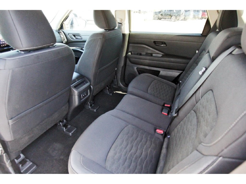 Used 2026 Nissan Pathfinder SV FWD image 11