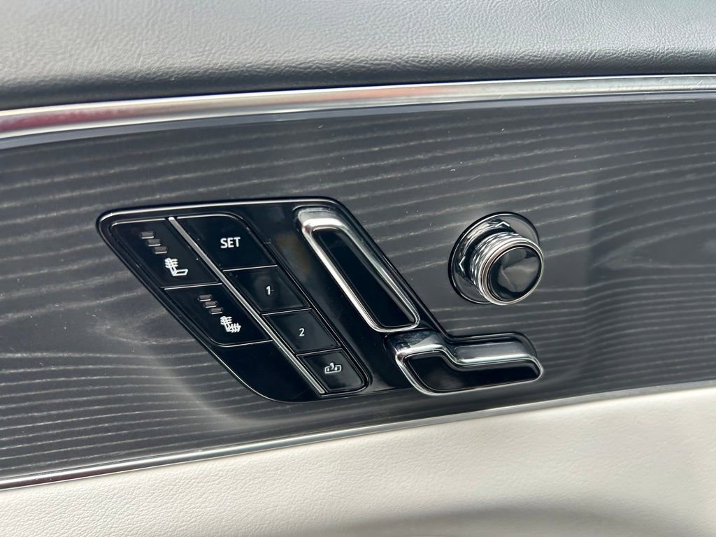 Used 2025 Cadillac Lyriq Sport AWD/4WD image 53