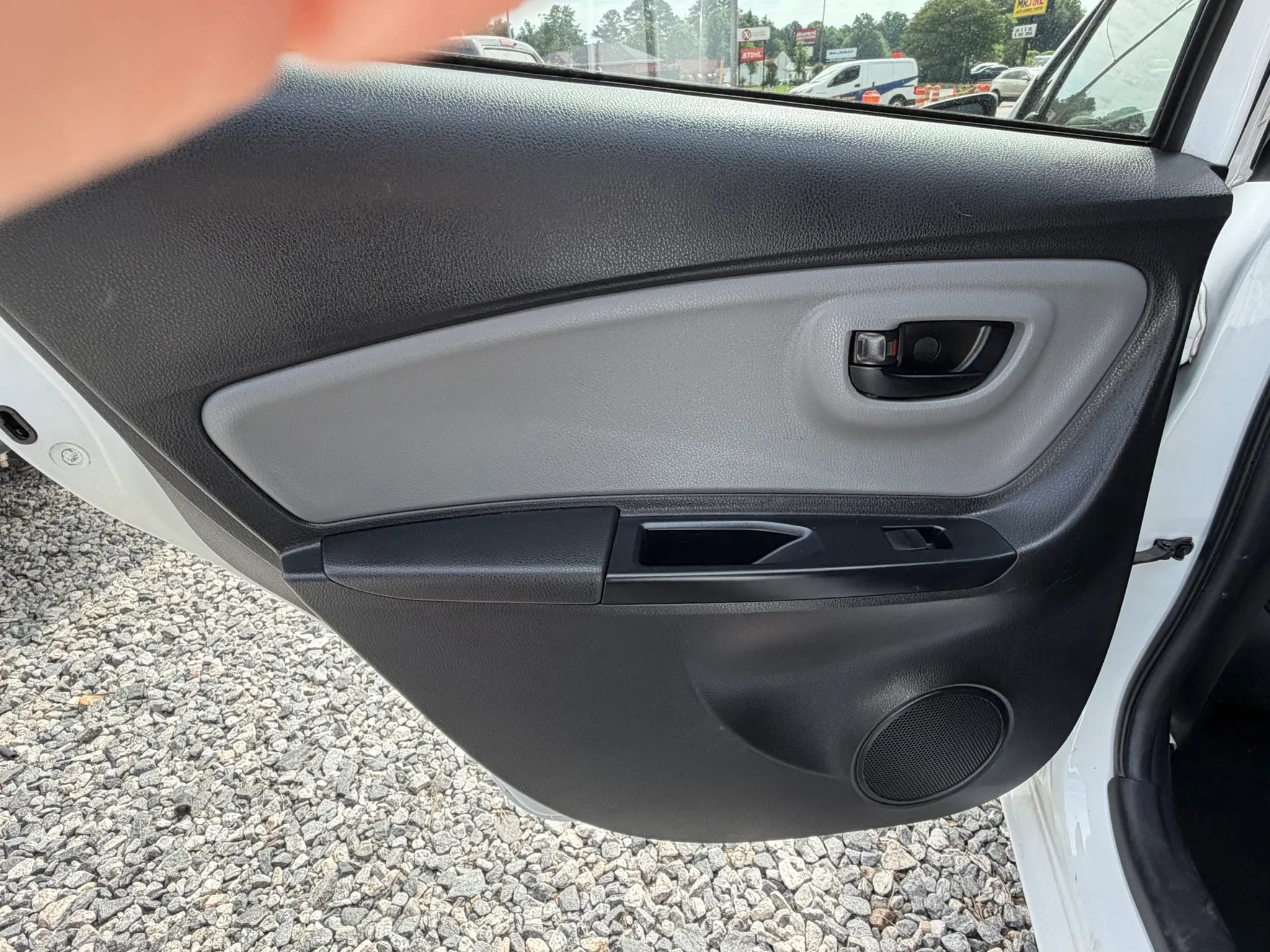 Used 2016 Toyota Yaris L FWD image 15