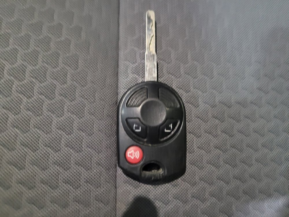 Used 2017 Ford Escape SE w/ SE Cold Weather Package FWD image 32
