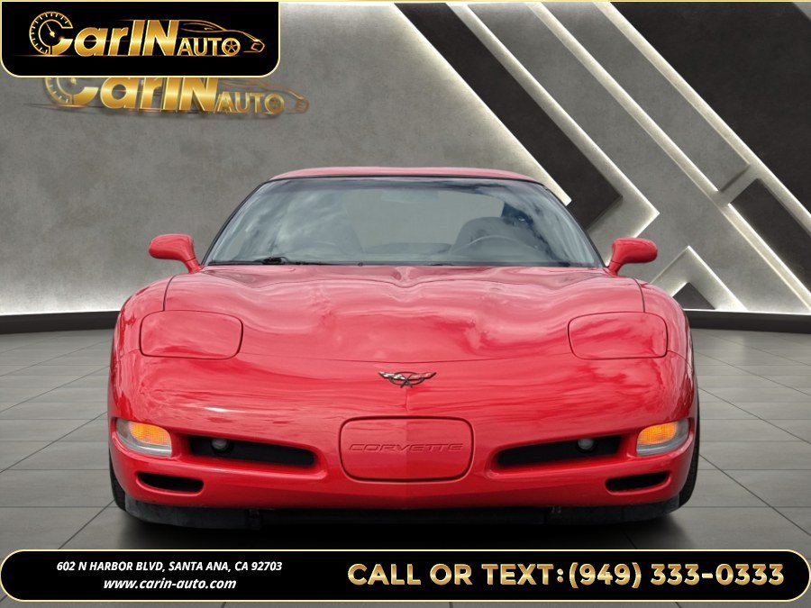 Used 2001 Chevrolet Corvette Coupe w/ Preferred Equipment Group1 RWD image 2
