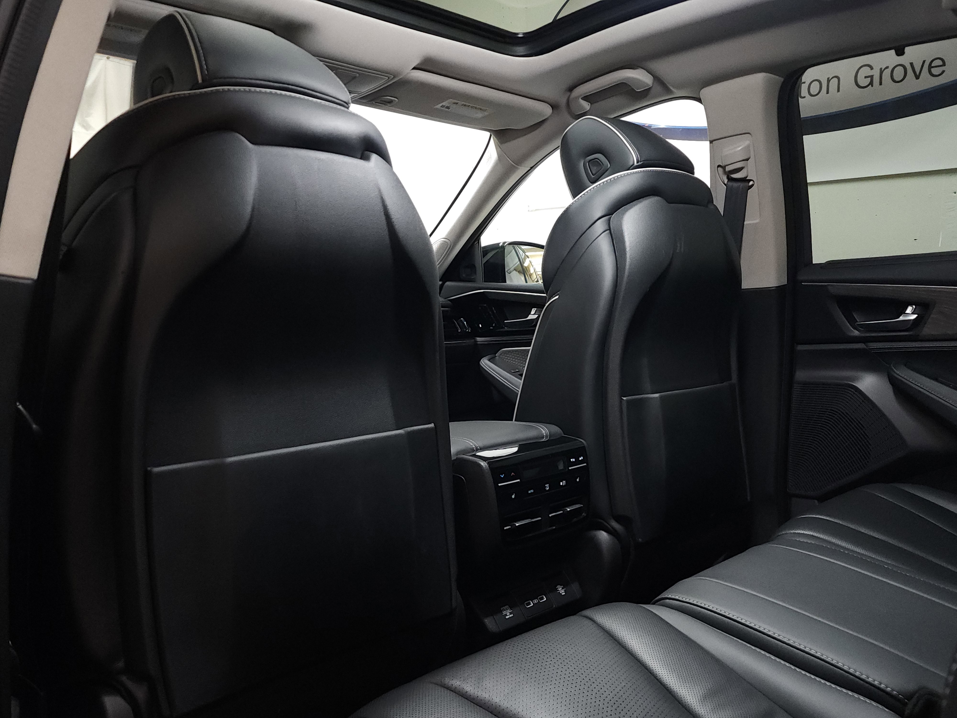 Certified 2023 Acura MDX SH-AWD w/ Advance Package image 16