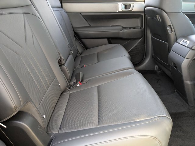 Used 2025 Hyundai Santa Fe SEL image 18