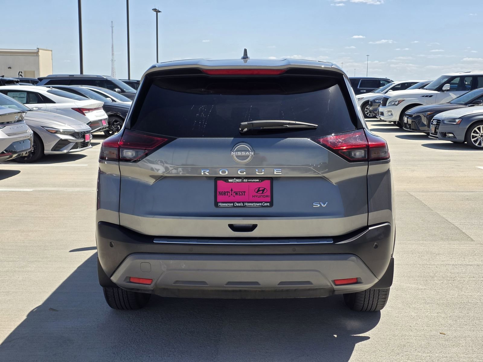 Used 2023 Nissan Rogue SV image 7