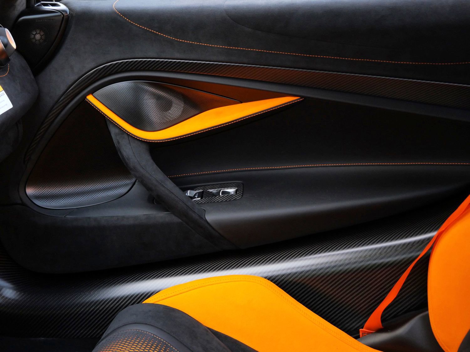 Used 2024 McLaren 750S RWD image 14