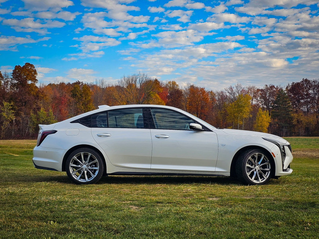 Used 2025 Cadillac CT5 Sport AWD/4WD image 2
