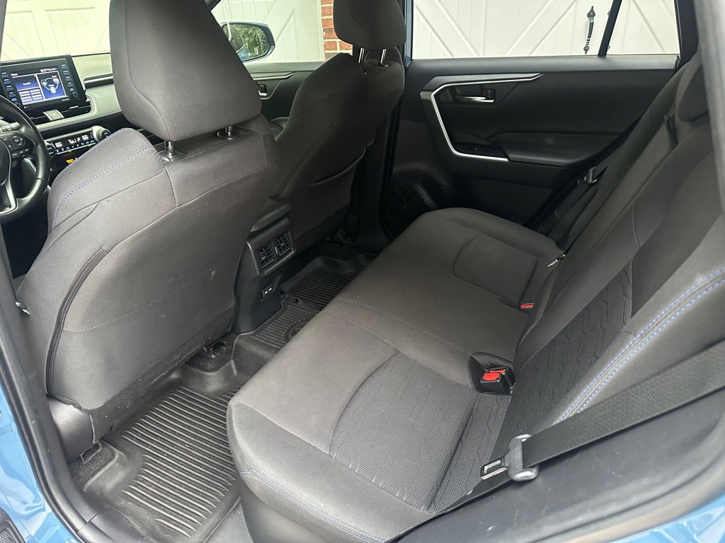 Used 2022 Toyota RAV4 SE image 24