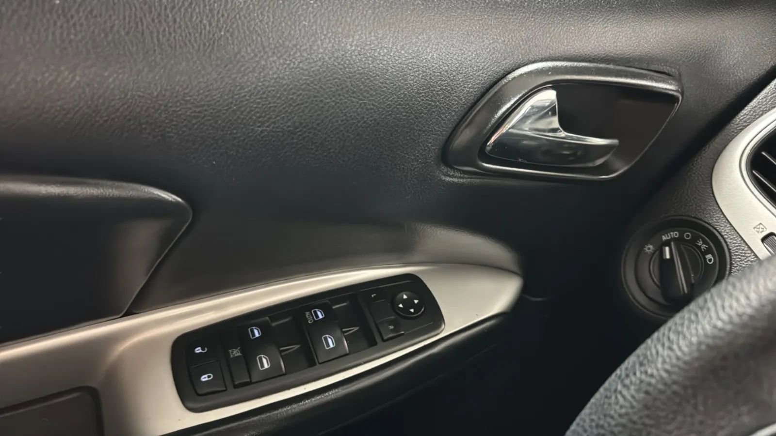 Used 2018 Dodge Journey SE AWD/4WD image 16