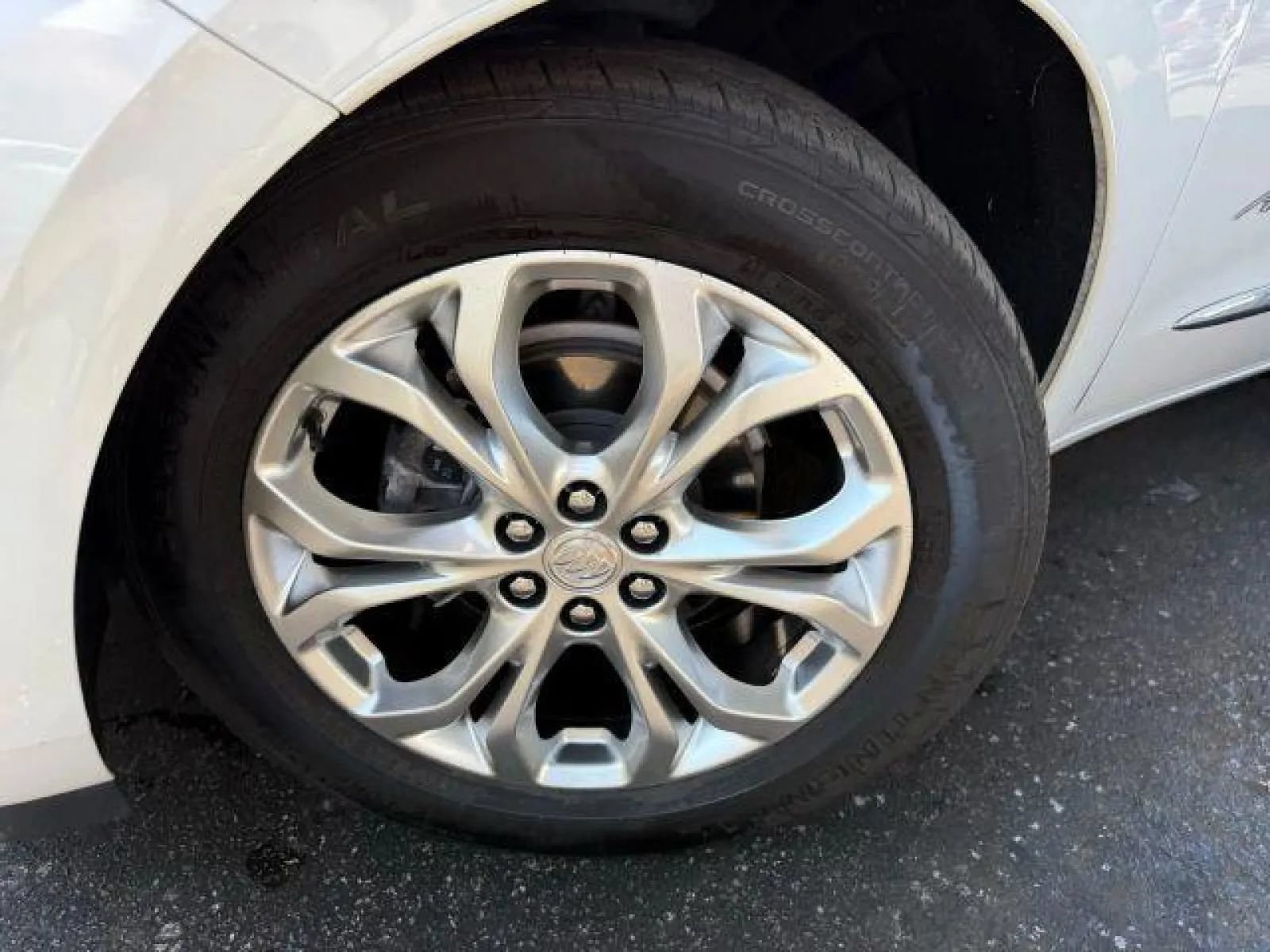 Used 2021 Buick Enclave Avenir w/ Avenir Technology Package AWD/4WD image 43