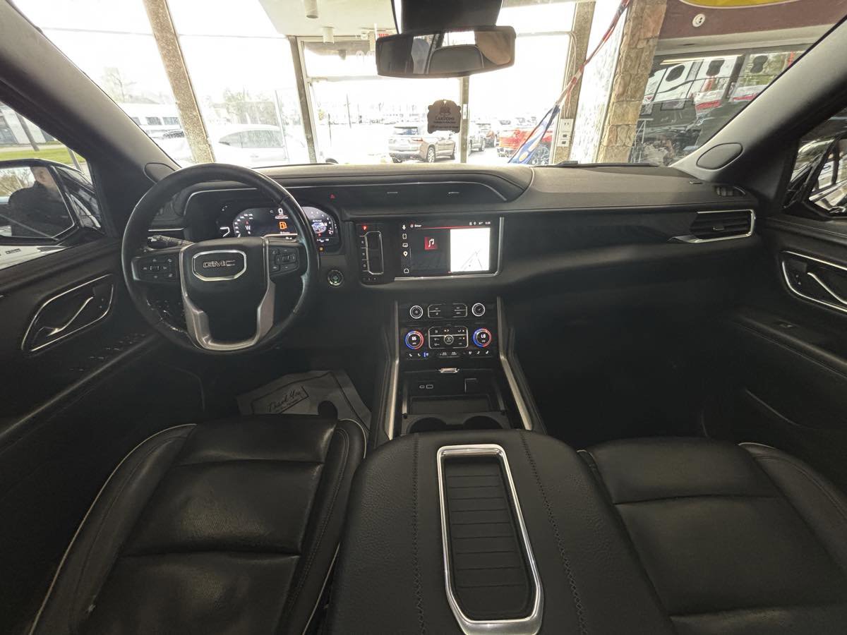 Used 2023 GMC Yukon XL Denali AWD/4WD image 35