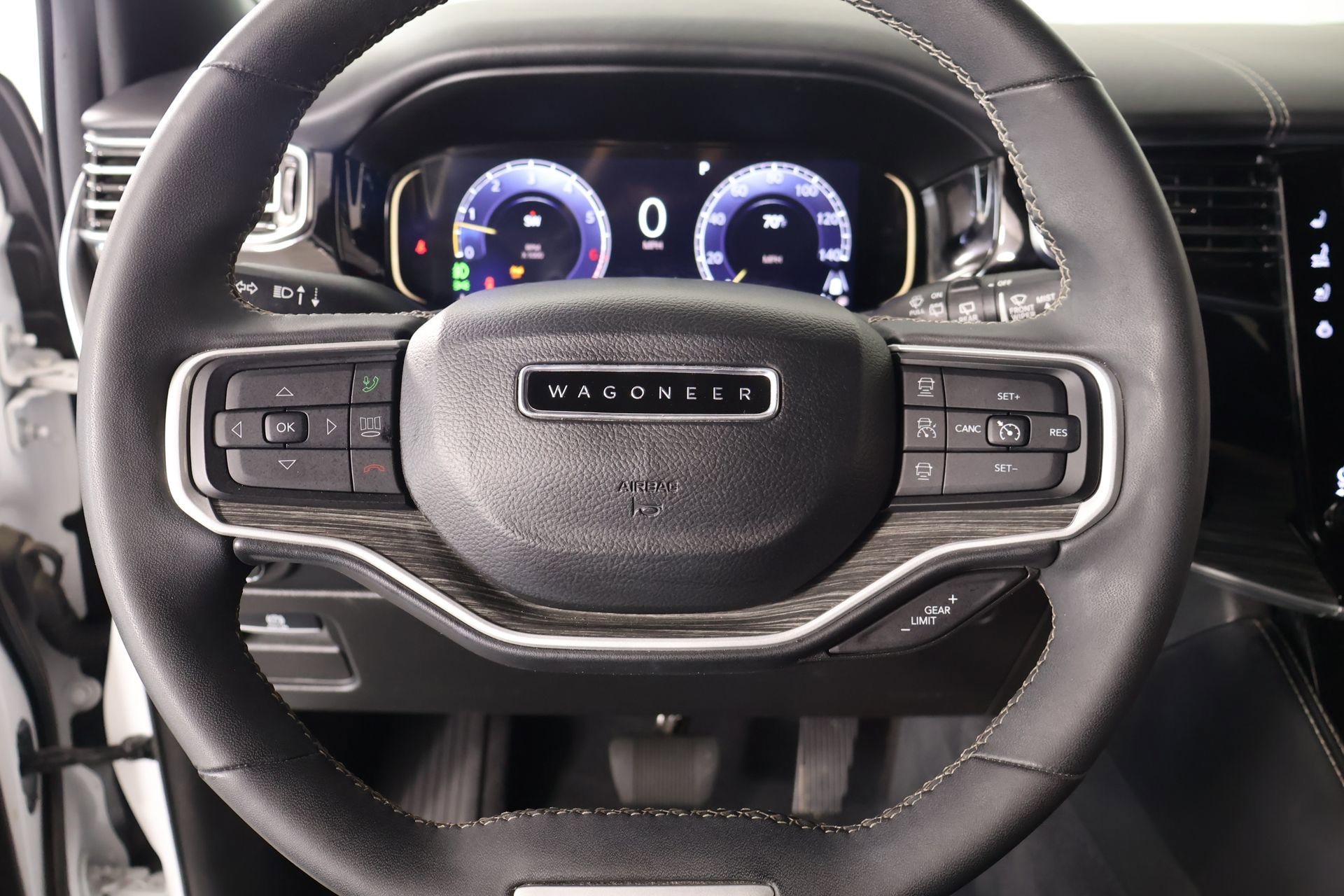 Used 2022 Jeep Wagoneer Series III w/ Convenience Group I image 3