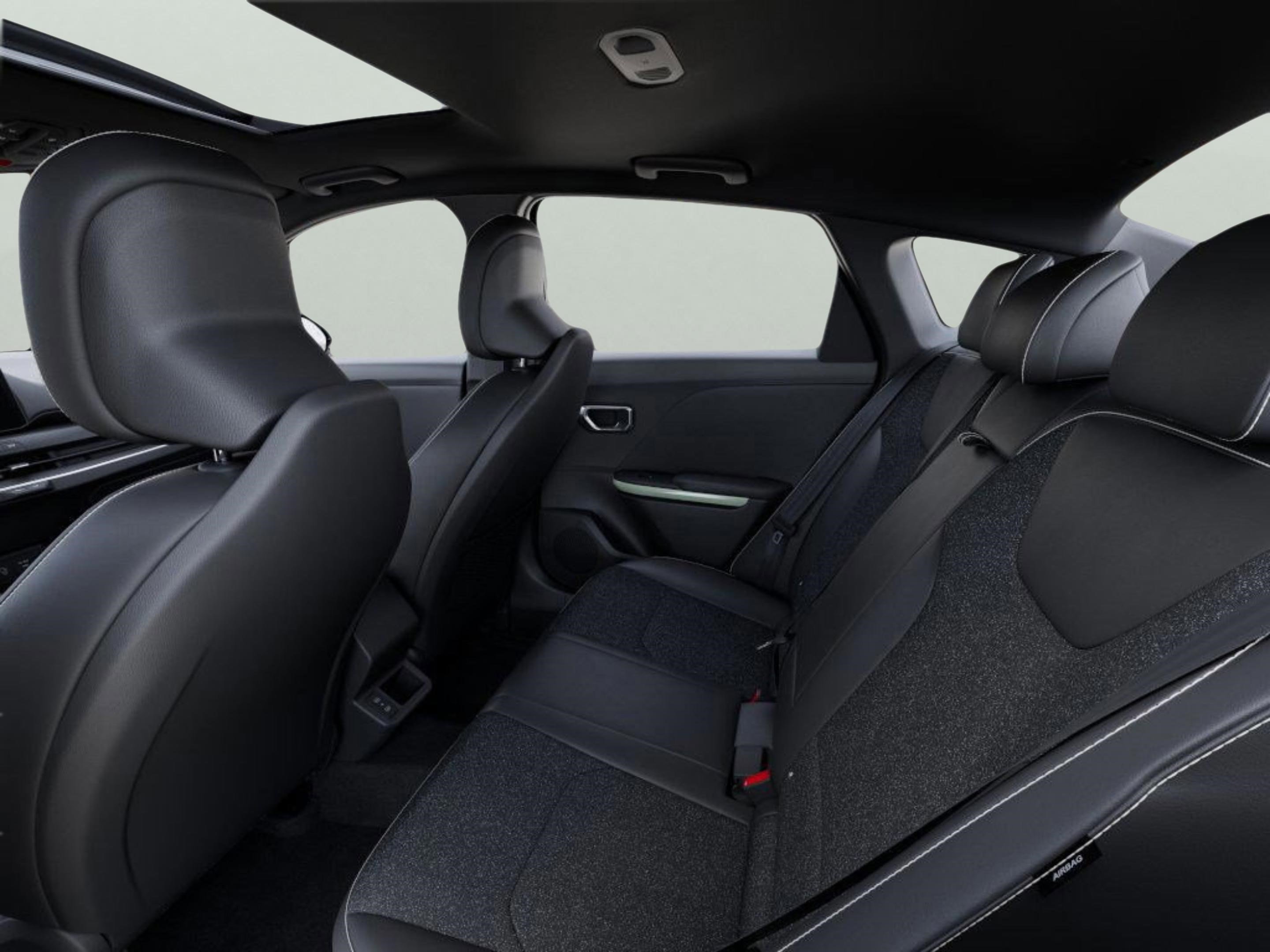 New 2025 Kia K4 GT-Line image 18