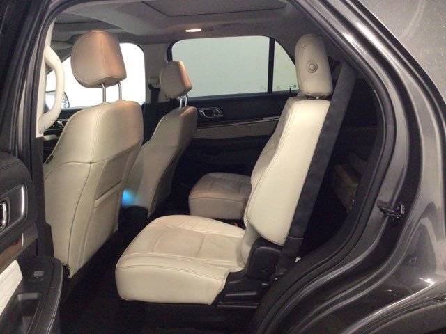 Used 2016 Ford Explorer Platinum image 7