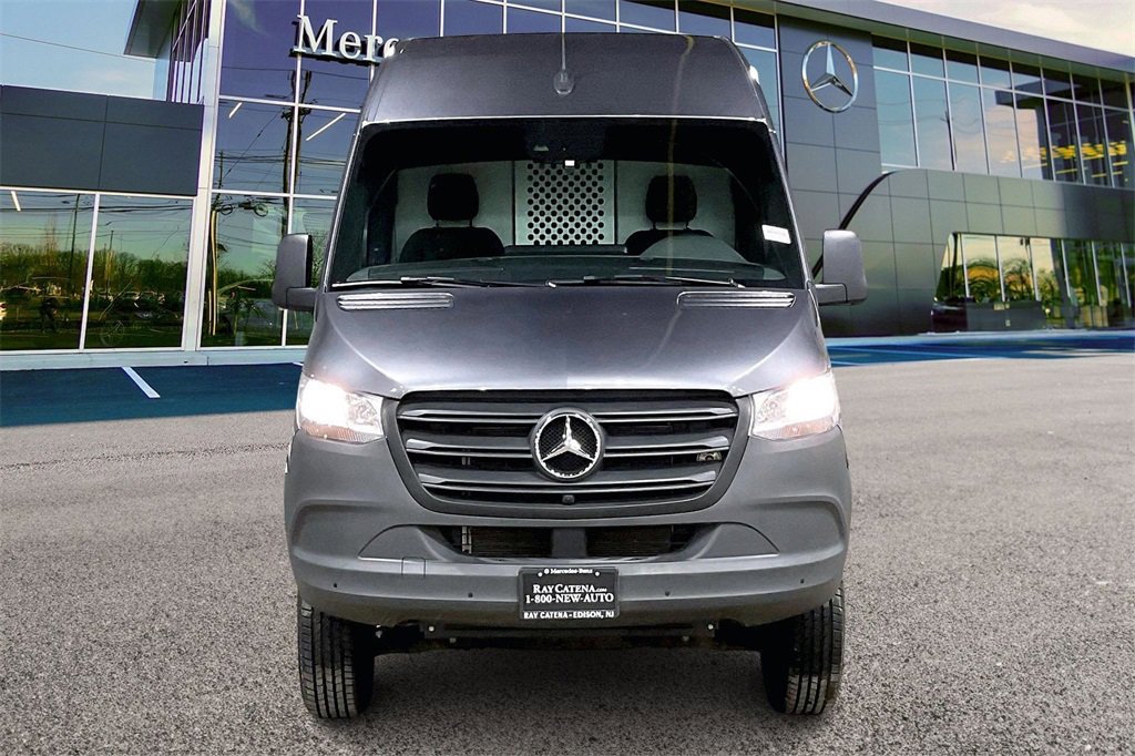 Used 2023 Mercedes-Benz Sprinter 2500 image 3