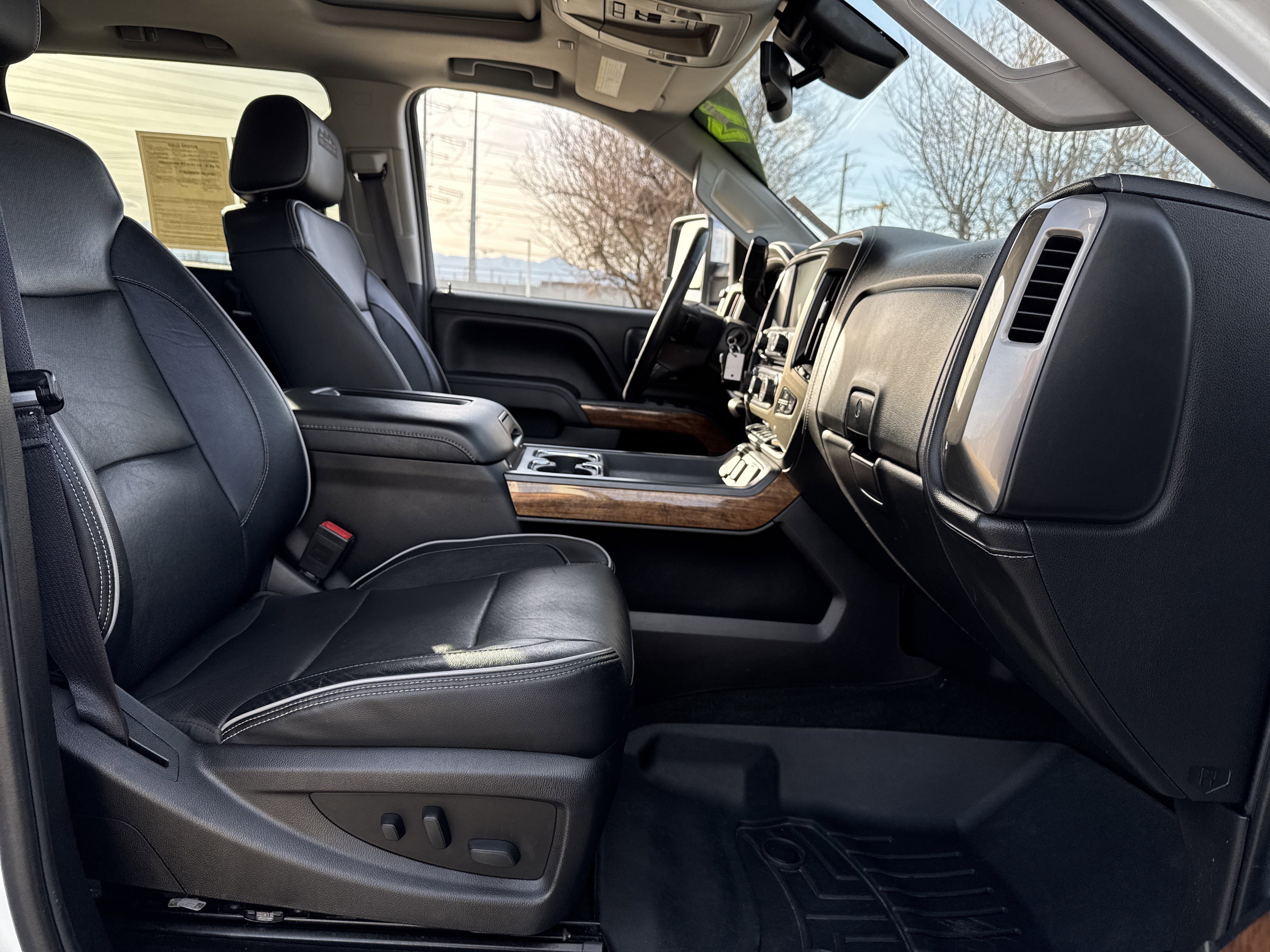 Used 2017 Chevrolet Silverado 2500 High Country w/ Duramax Plus Package image 20