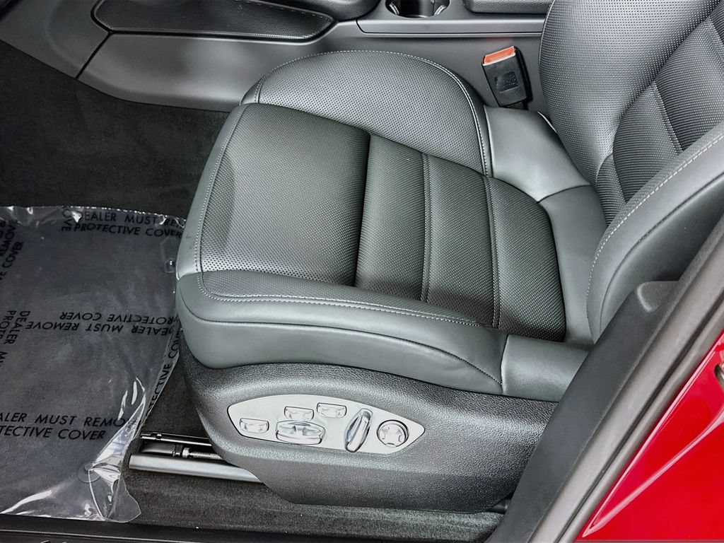 New 2026 Porsche Macan AWD/4WD image 22