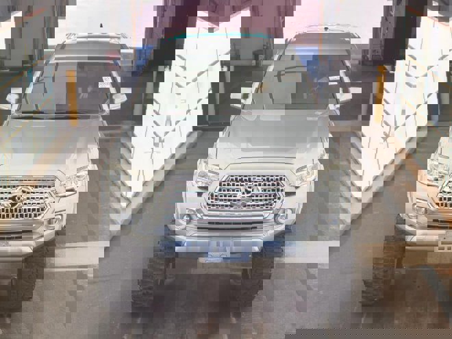 Used 2017 Toyota Tacoma SR5 w/ Tow Package image 2