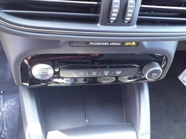 New 2024 Ford Escape SE FWD image 12