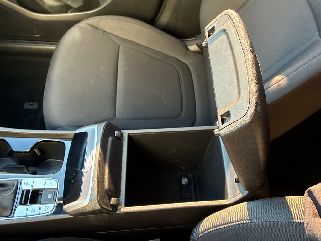 Used 2022 Hyundai Tucson SE image 16