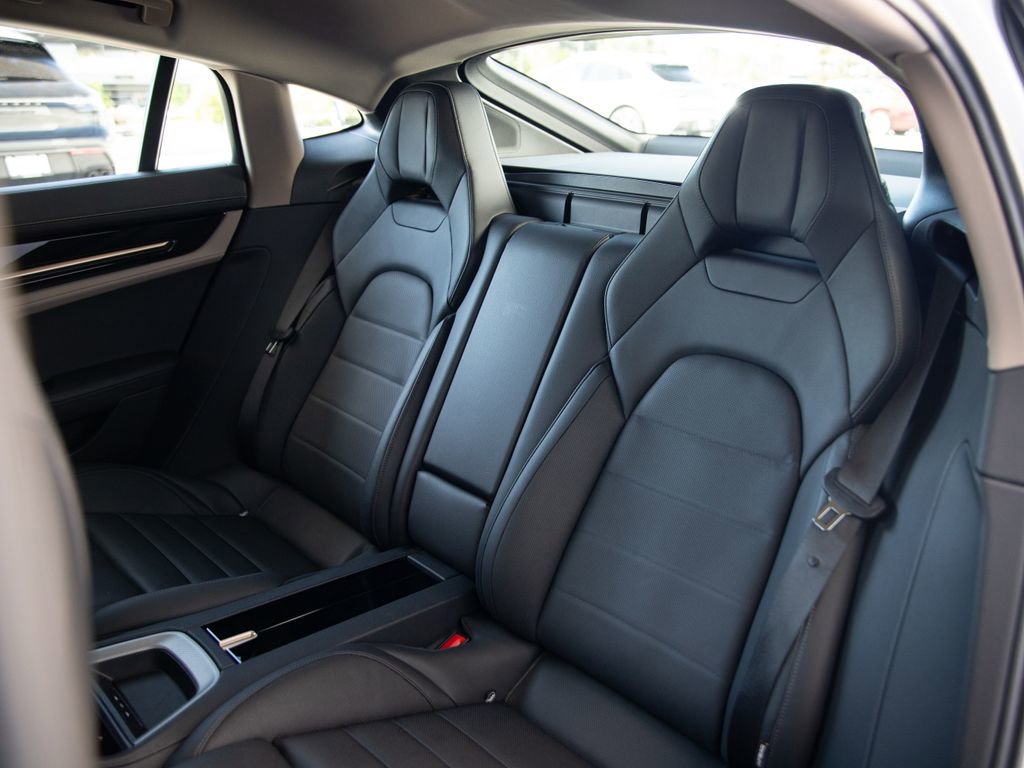 Certified 2025 Porsche Panamera 4 image 18