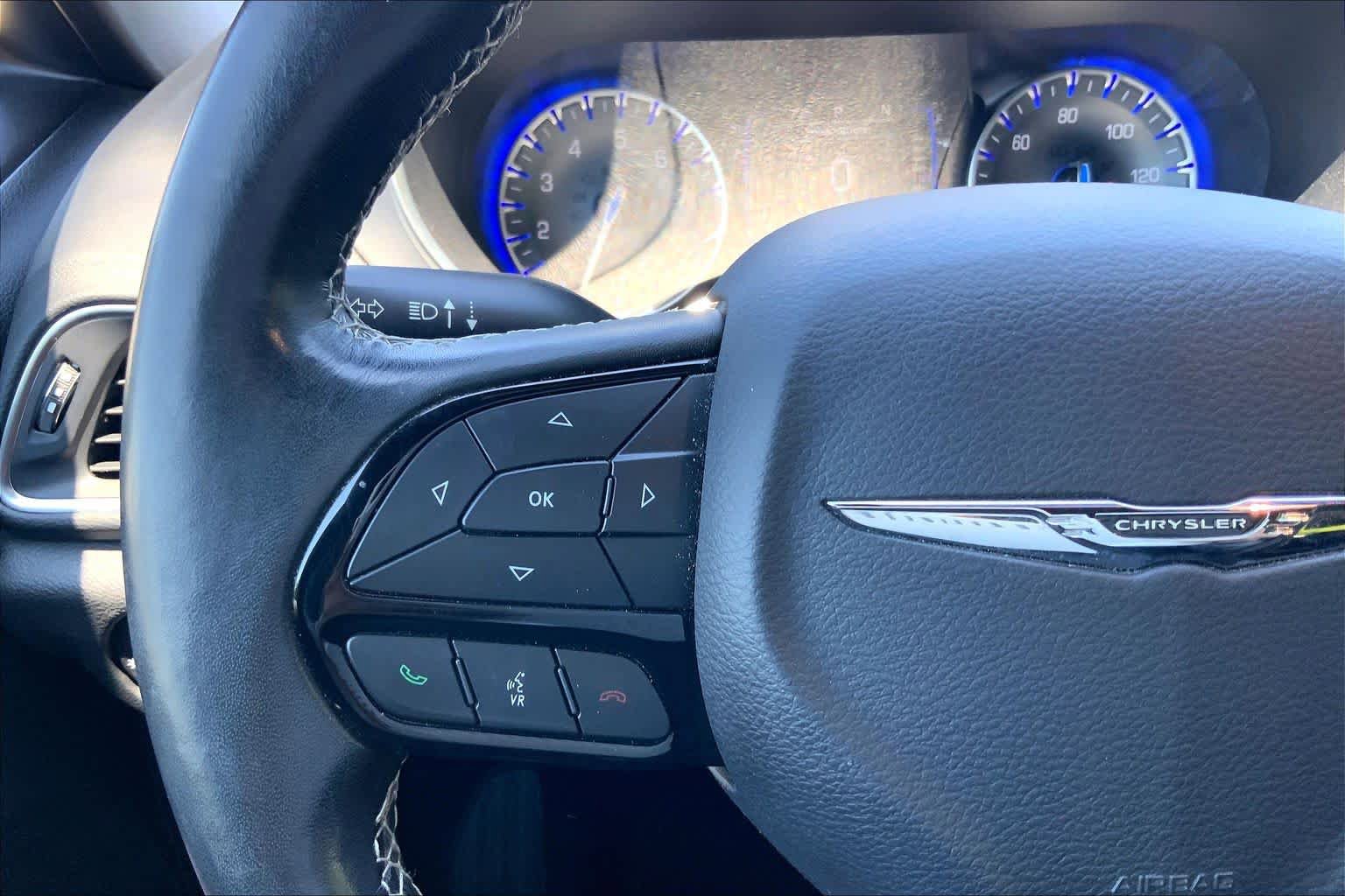 Used 2019 Chrysler Pacifica Touring Plus w/ S Appearance Package FWD image 23