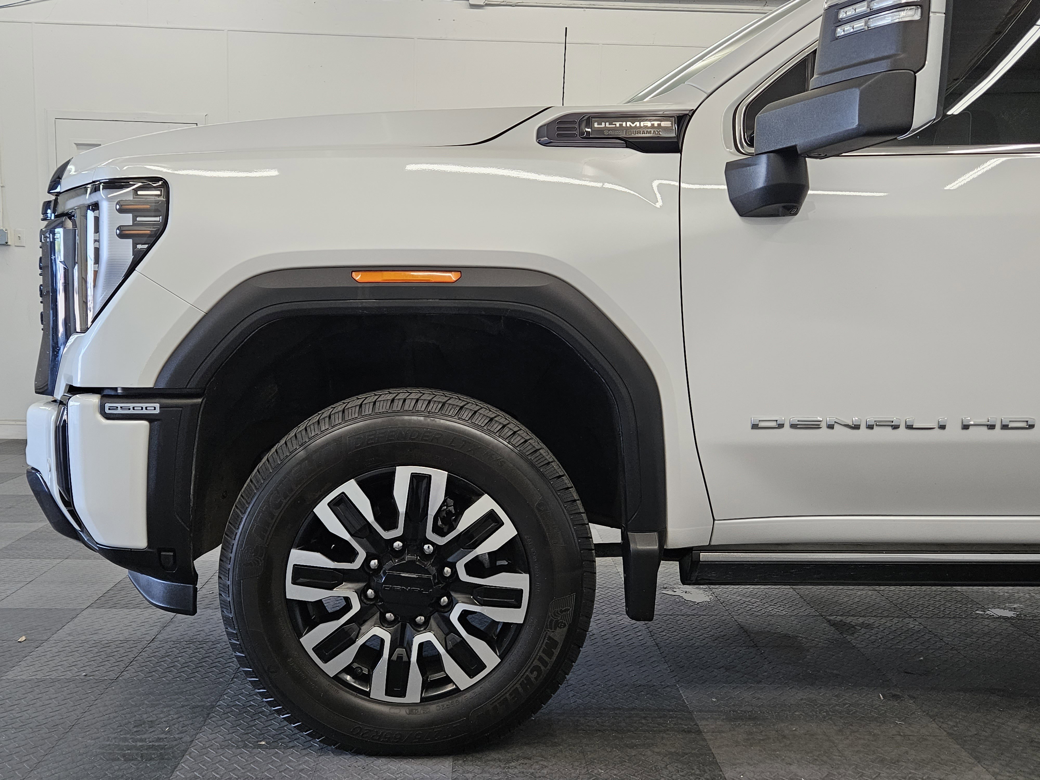 Used 2024 GMC Sierra 2500 Denali Ultimate image 11