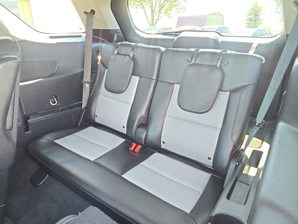 Used 2023 Ford Explorer XLT w/ Equipment Group 202A AWD/4WD image 21