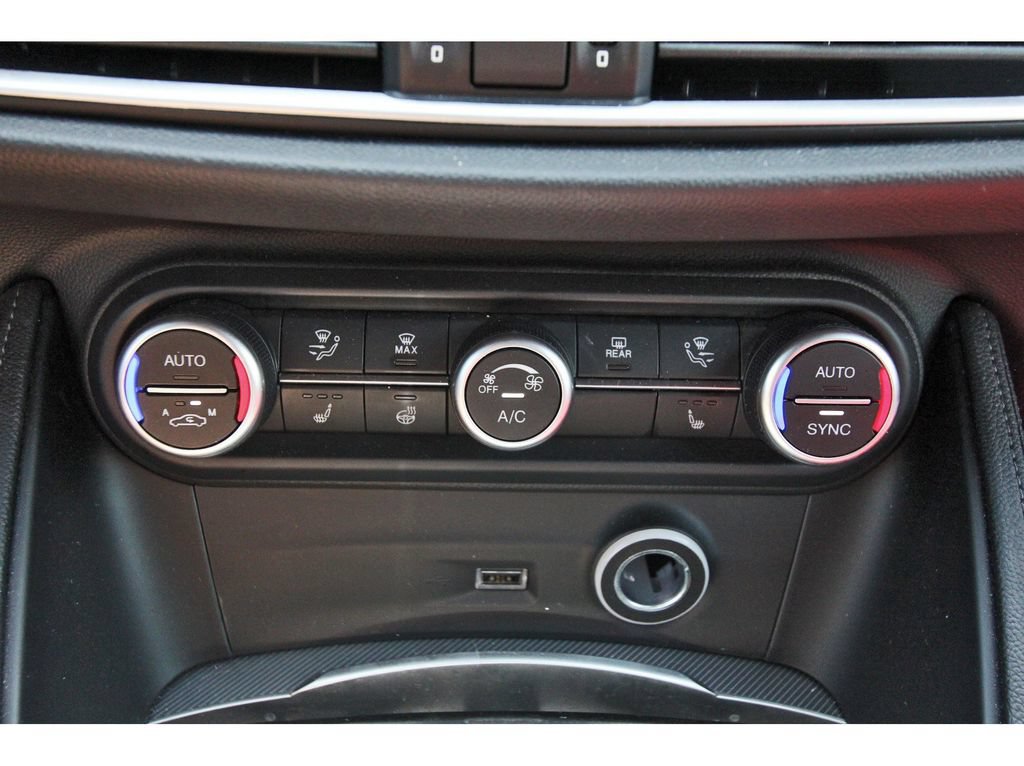 Used 2023 Alfa Romeo Stelvio Veloce AWD/4WD image 29