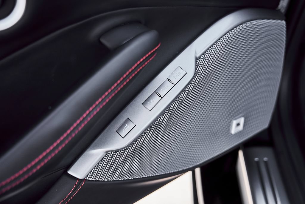 Used 2020 Ferrari Portofino RWD image 37