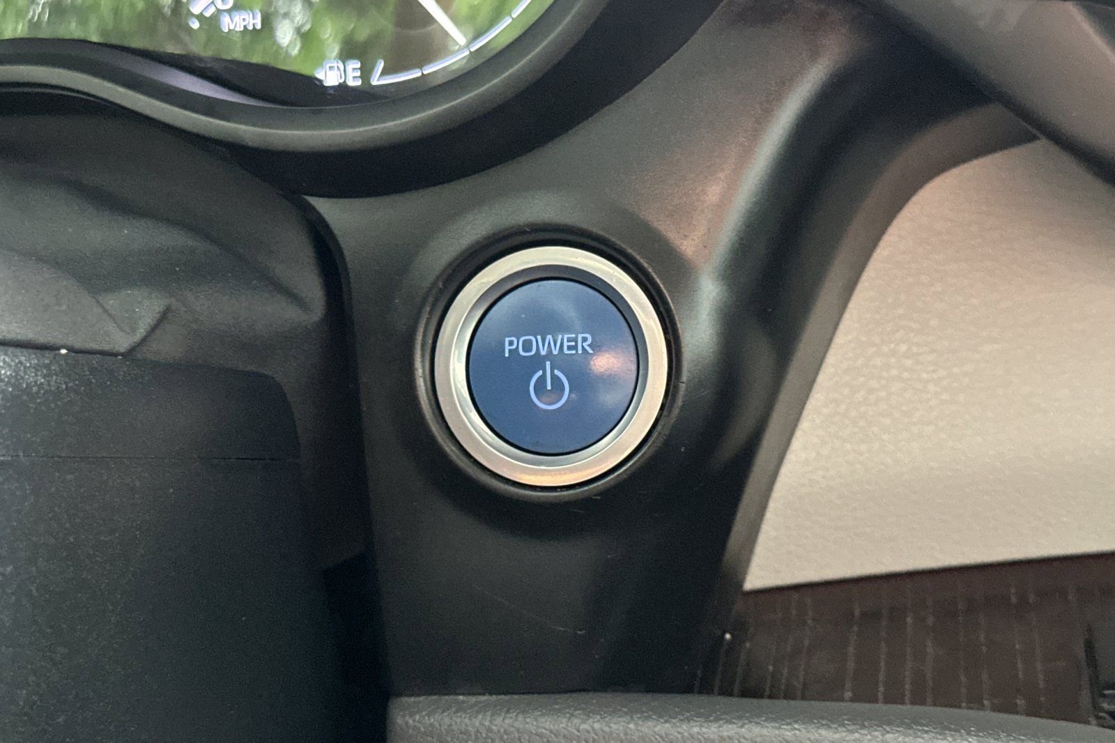 Certified 2022 Toyota Sienna XLE FWD image 25