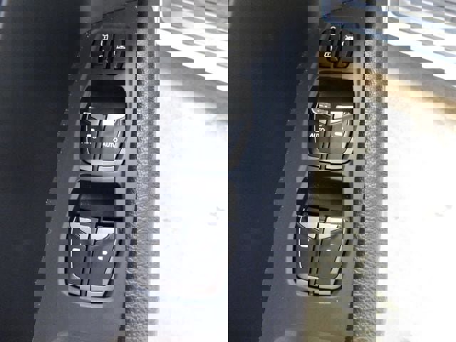 Used 2017 Hyundai Santa Fe Limited image 14