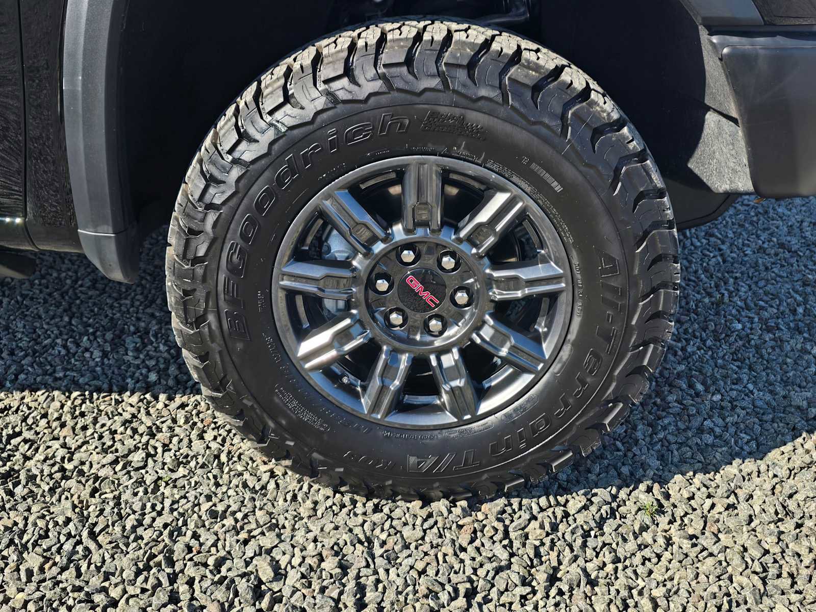 Used 2025 GMC Sierra 1500 AT4X image 9