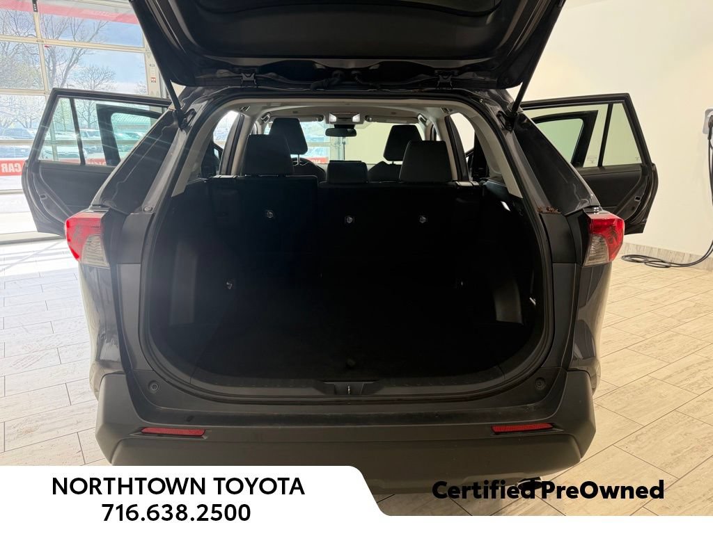 Used 2024 Toyota RAV4 XLE AWD/4WD image 19