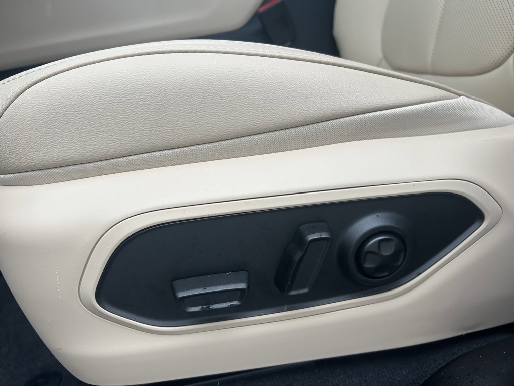 New 2025 Jeep Grand Cherokee Limited w/ Luxury Tech Group II image 11