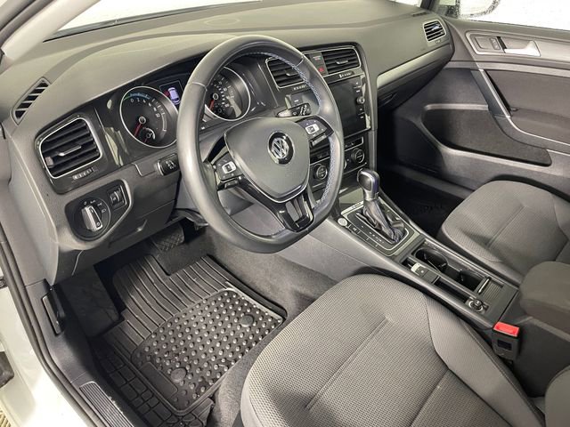 Used 2019 Volkswagen e-Golf SE w/ Driver Assistance Package image 3