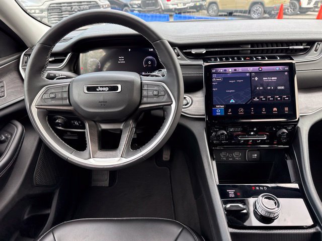 Used 2024 Jeep Grand Cherokee Limited AWD/4WD image 24