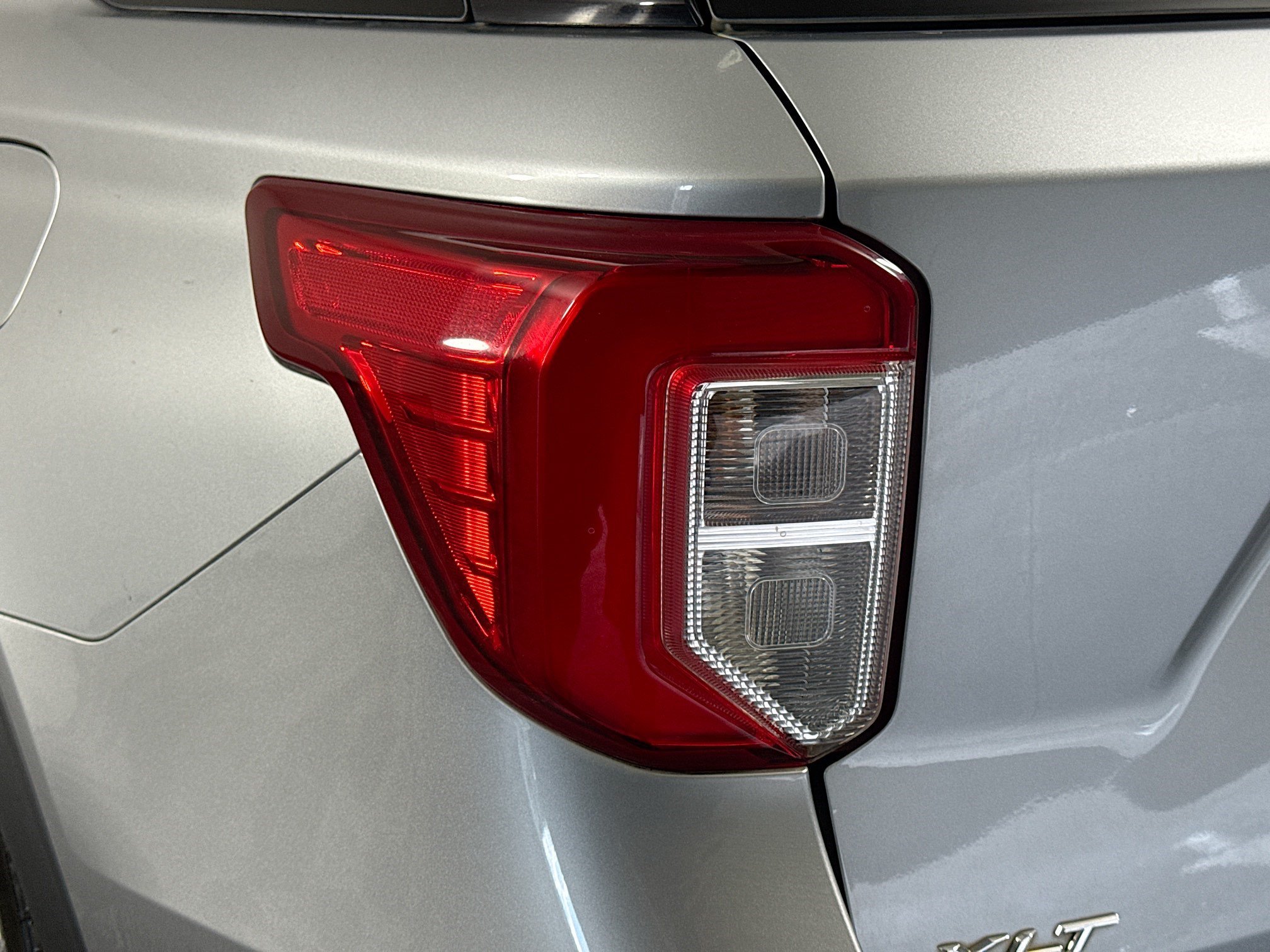 Used 2023 Ford Explorer XLT w/ Equipment Group 202A RWD image 36