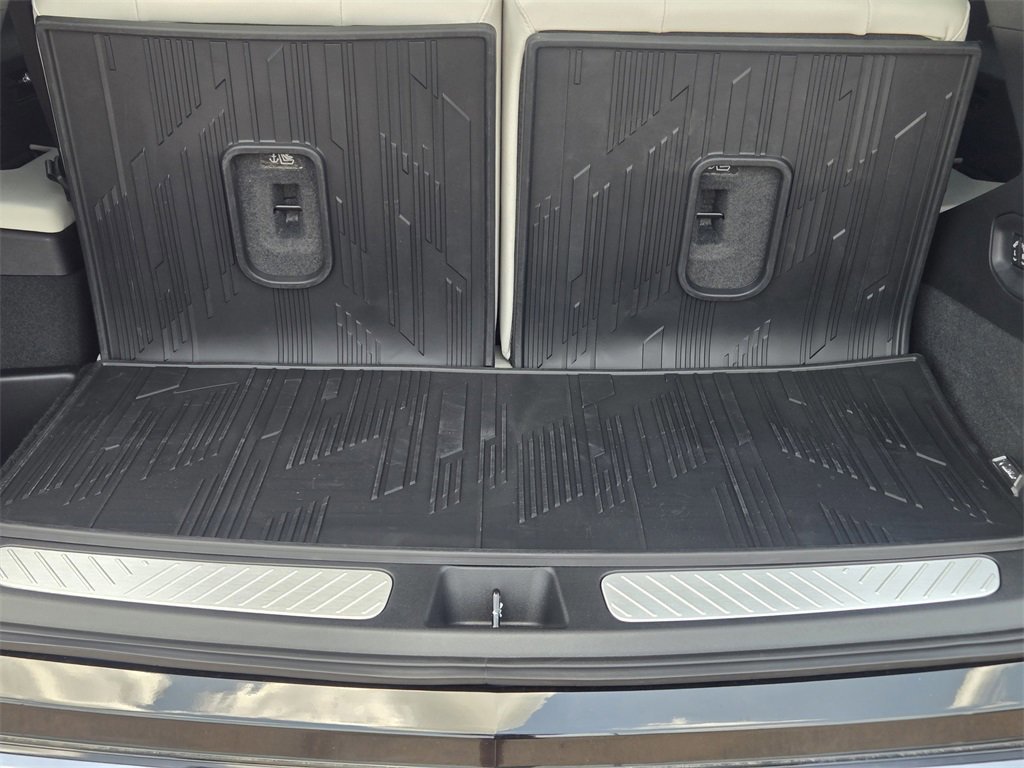 New 2026 Cadillac Vistiq Sport w/ LPO, Floor Liner Package image 32