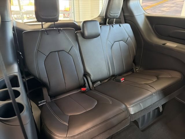 New 2027 Chrysler Pacifica Select FWD image 9