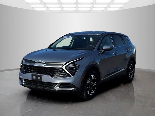 Used 2025 Kia Sportage LX image 3
